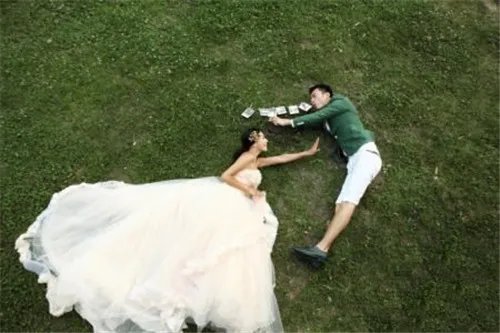 深圳施华洛婚纱摄影怎么样 流行的三种主题婚纱照