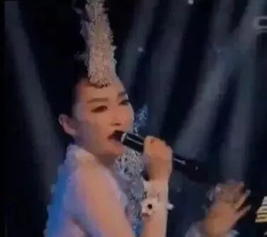 赵丽颖被质疑假唱合理嘛？