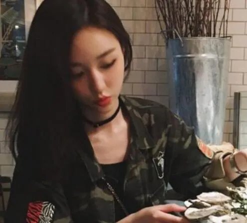 王思聪的女朋友张予馨照片被扒 首富儿子强大的后宫团曝光