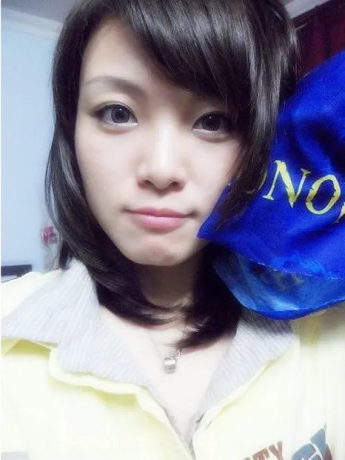 G1联赛线下决赛美女主持安蕾尔生活照