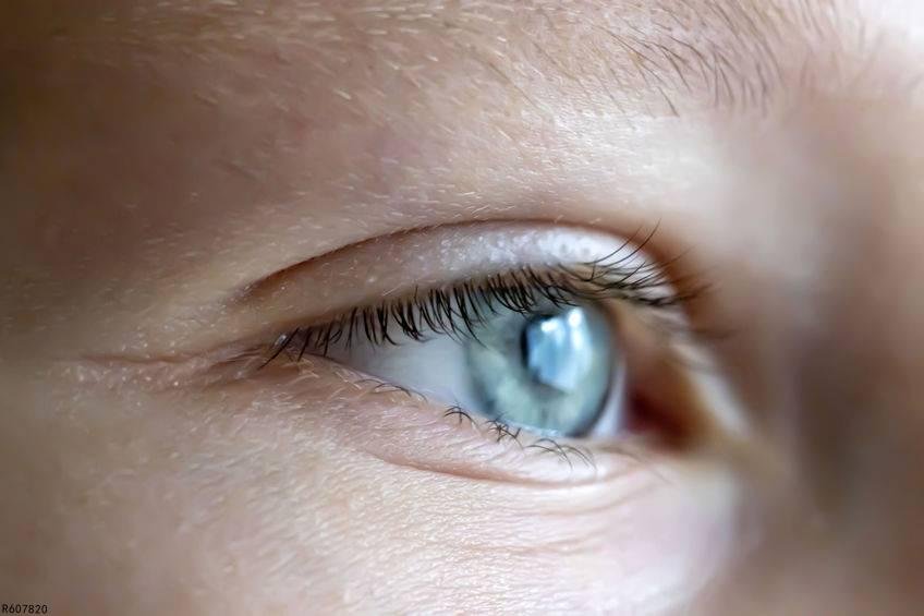 让眼睛变大的化妆技巧