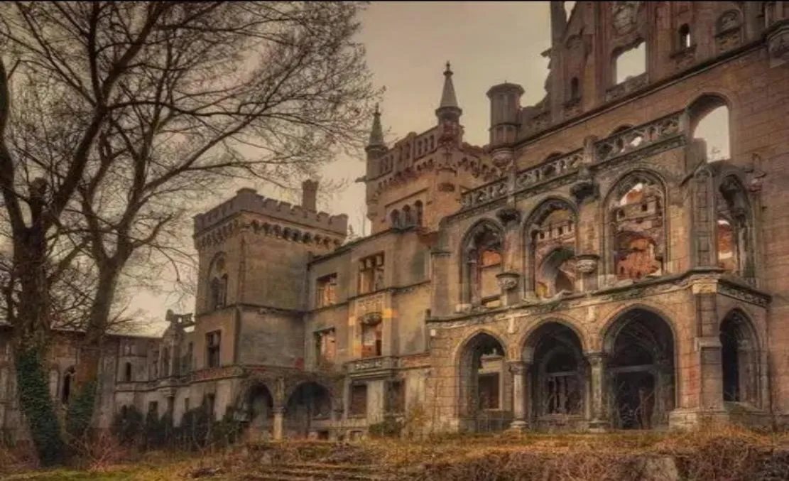 美国加州的温切斯特神秘屋，竟然有10000扇窗户950扇门！