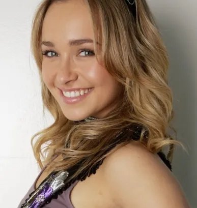 英雄拉拉队长女主潘提尔成媒体宠儿 身材娇小气场强大获赞