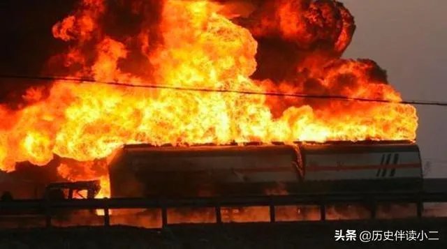台州大溪高速公路口油罐车大爆炸，油罐车公司负法律责任吗？