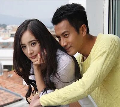 明星杨幂产后5天光腿亮相  要风度不要温度的糯米妈