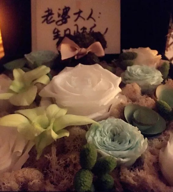 吴京谢楠浪漫庆生 搞怪自拍亲自下厨