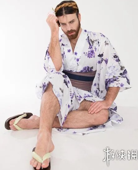 美哭,大叔扮美少女走红 网友:放开那两个超萌美少女