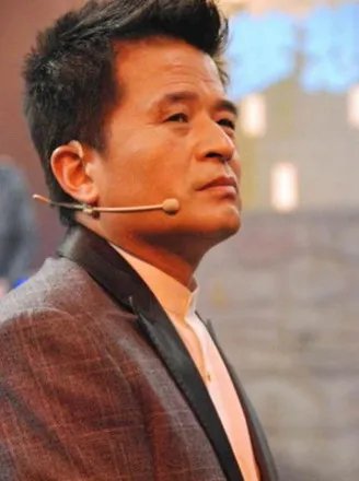 毕福剑出场费20万 和普通央视主持人收入差距甚大