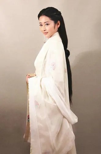 颖儿香香公主剧照十分甜美 颖儿力求完美效果