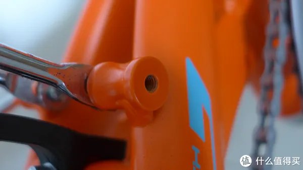 #乐骑天下# 公交通勤爱车：Langtu 狼途 14寸折叠车 开箱&后货架安装