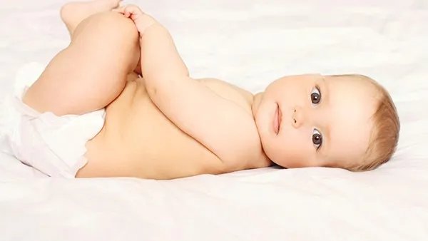 婴儿吃奶后打嗝是什么原因