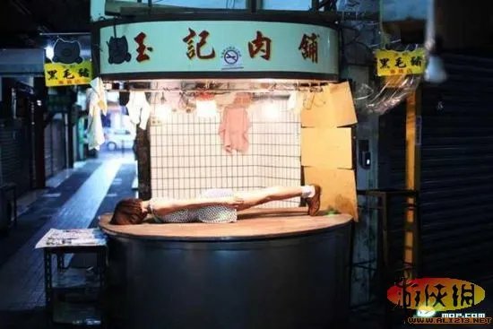 台湾仆街少女走红网络 无厘头媲美东京漂浮少女