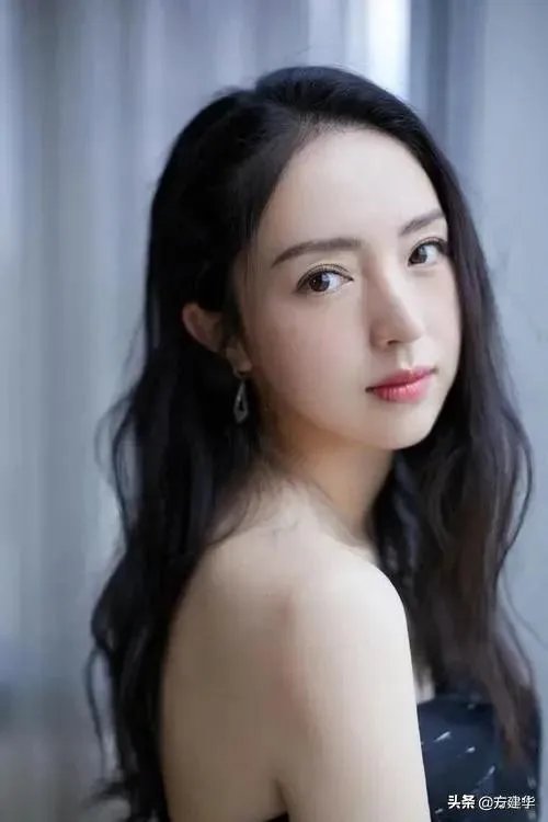 大龄剩女去做房产中介，看到谁买房赶紧贴上去，是不是更好嫁掉？