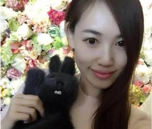 马蓉新浪微博圣诞节深夜发文,瞬间评论高达10万,阅读量过百万,对此你有什么看法?