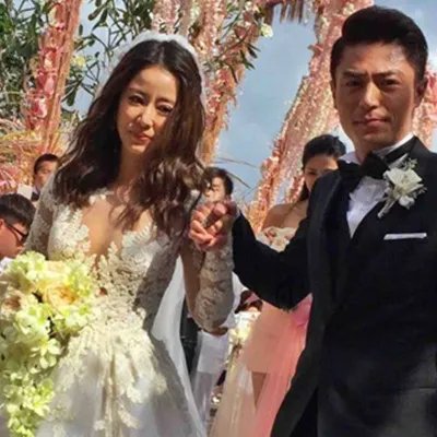 林心如现任男友10年挚友蜕变成挚爱 手牵手一起度风风雨雨