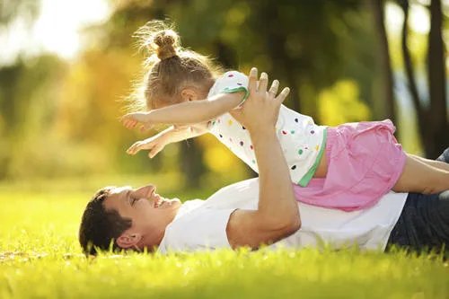 熊孩子转走老妈5万块还赚了几十,这到底是怎么一回事?