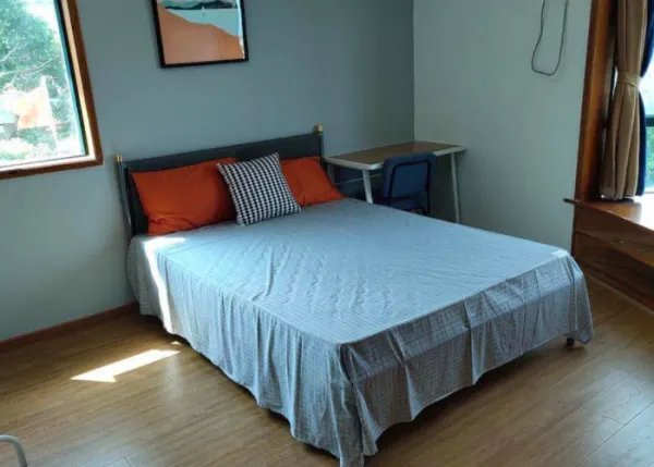 广东一女生合租房洗澡发现暗藏摄像头,安装摄像头的人究竟为何这么做?