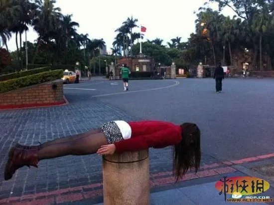 台湾仆街少女走红网络 无厘头媲美东京漂浮少女