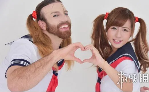 美哭,大叔扮美少女走红 网友:放开那两个超萌美少女