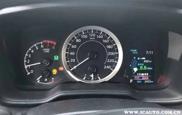 2.0排量油耗一公里多少钱?2.0排量油耗多少正常