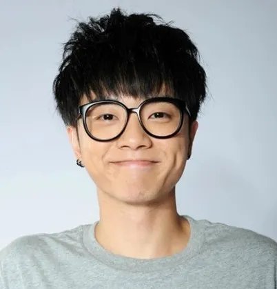 华晨宇爸爸华福雄 富豪父亲资料曝光