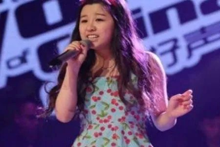 《好声音》苏梦玫转椅成功 与褚乔激吻照曝光