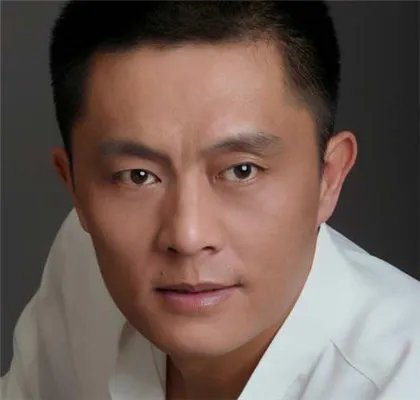 常戎前妻现妻是谁 生育了女儿常格里拉