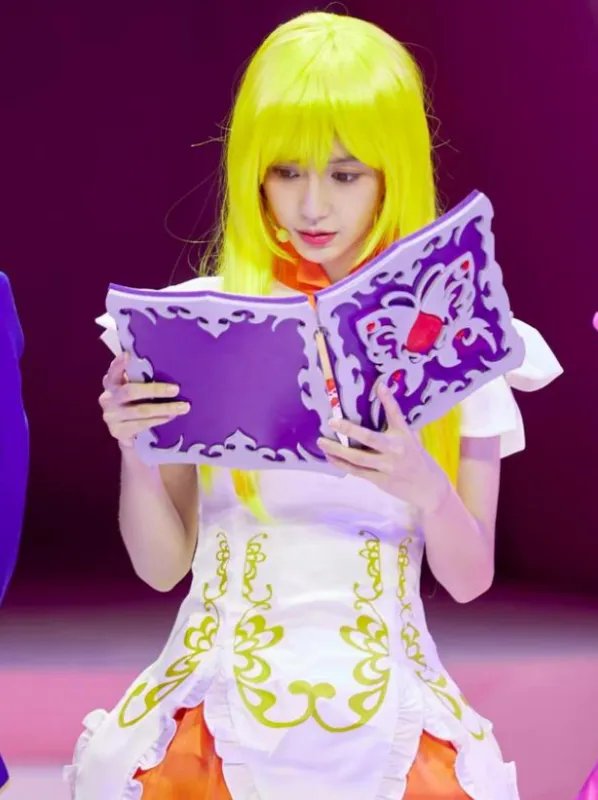 baby说自己是从魔仙堡来的,你觉得她这次的魔仙堡造型如何?