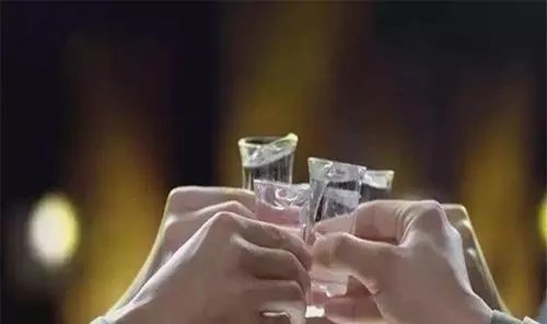 女职员饭局后死亡