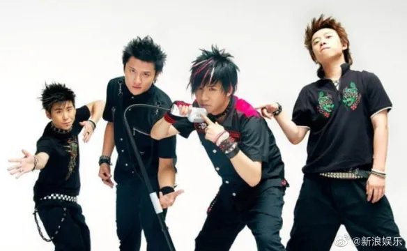 花儿乐队成员重组成员介绍 花儿乐队重组没了大张伟